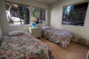 Lake Village Resort - 3 Bedroom Condo Pet Friendly Stateline Esterno foto